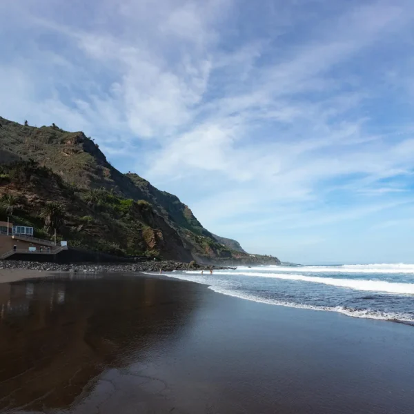Playa del Socorro en la costa norte de Tenerife junto al océano Atlántico