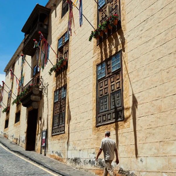 Casa Lercaro en La Orotava con arquitectura tradicional canaria y balcones de madera