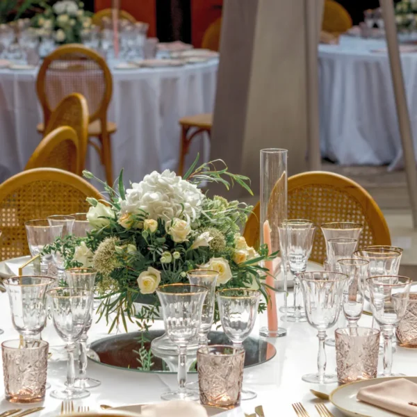 Mesa preparada para una celebración privada en el Hotel San Roque.